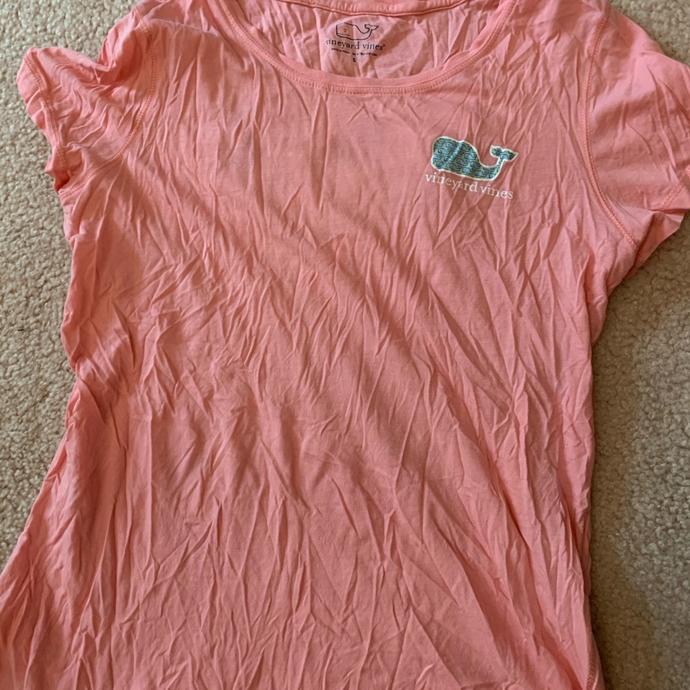 🐳 Salmon Pink Vineyard Vines Casual T-Shirt